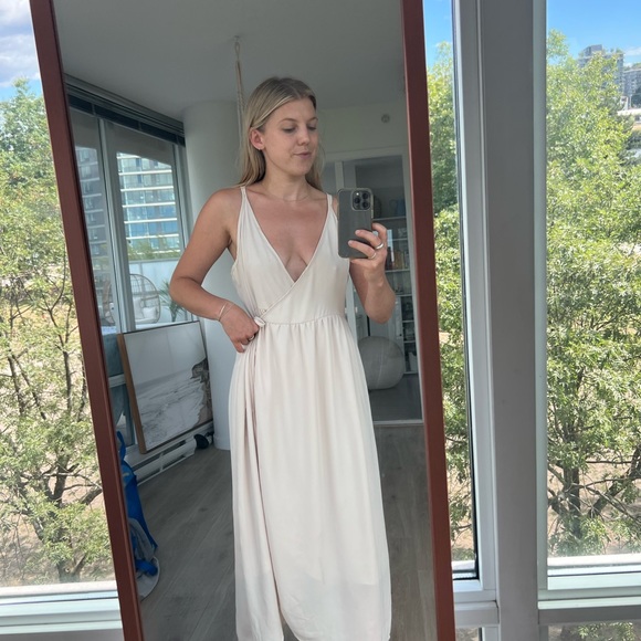 Monk and Lou white wrap dress, size medium - Picture 2 of 2